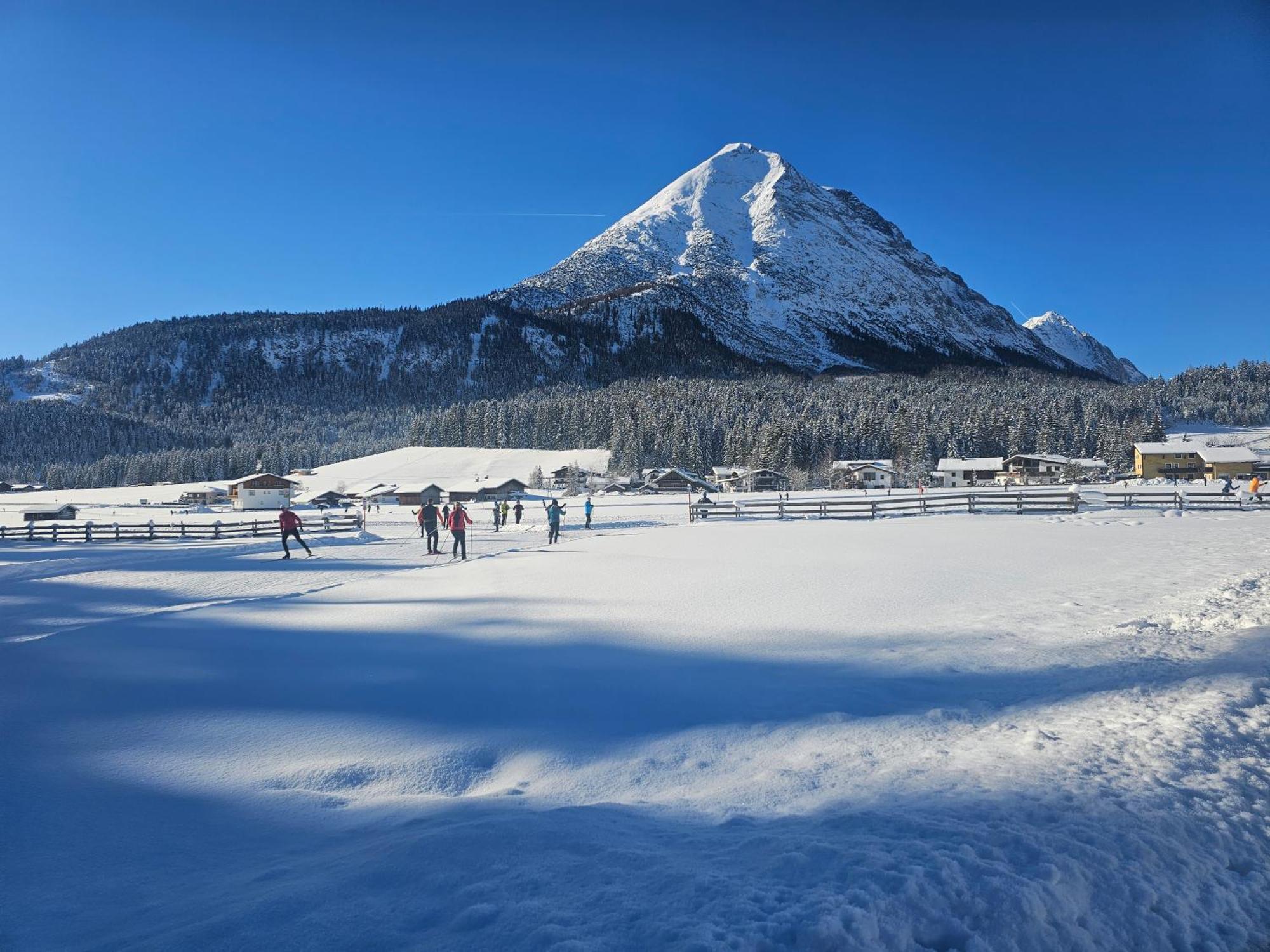 Alpenlandhaus Menardi เซเฟลด์ อิน ทิโรล ภายนอก รูปภาพ